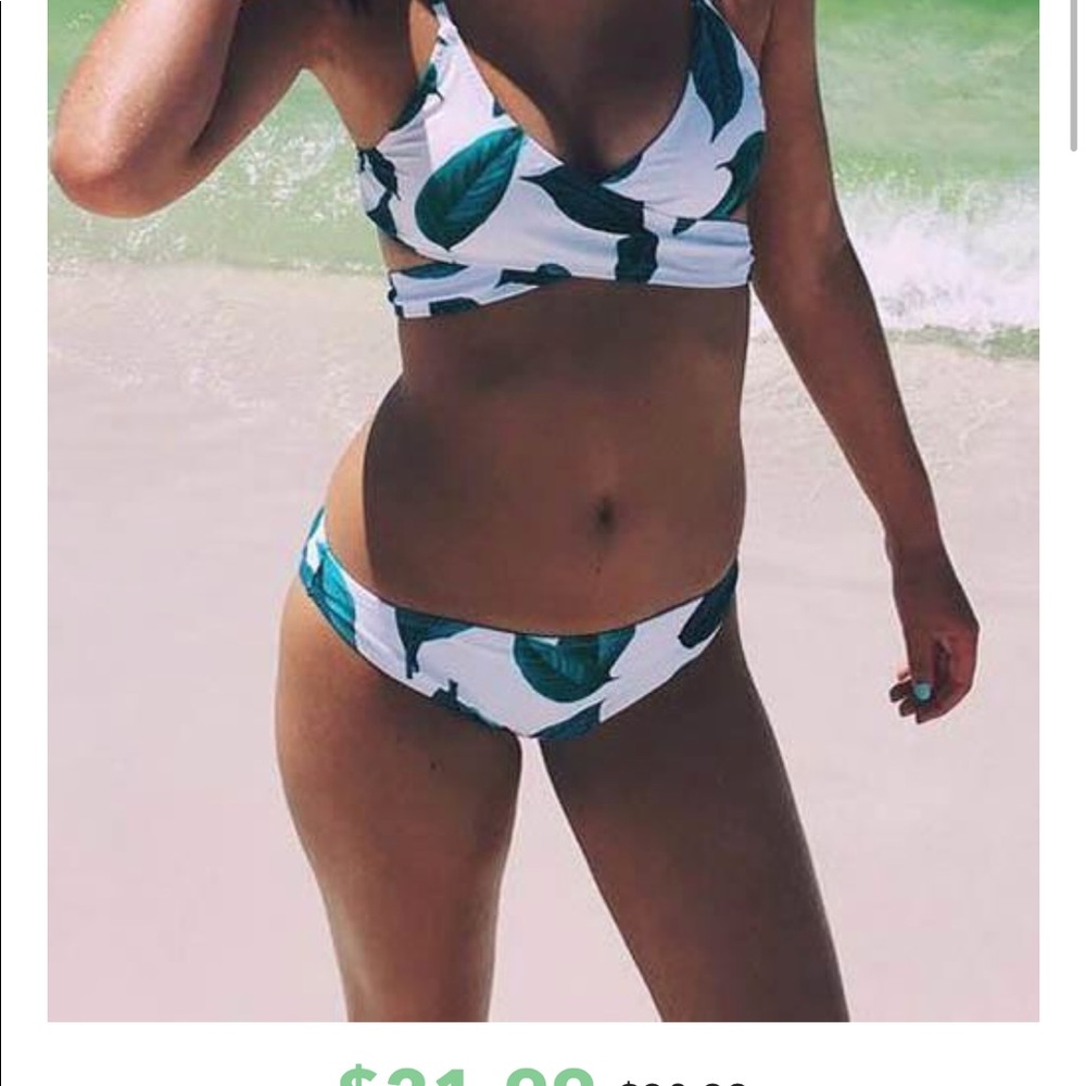 Cupshe bikini set. New with tags. Size small